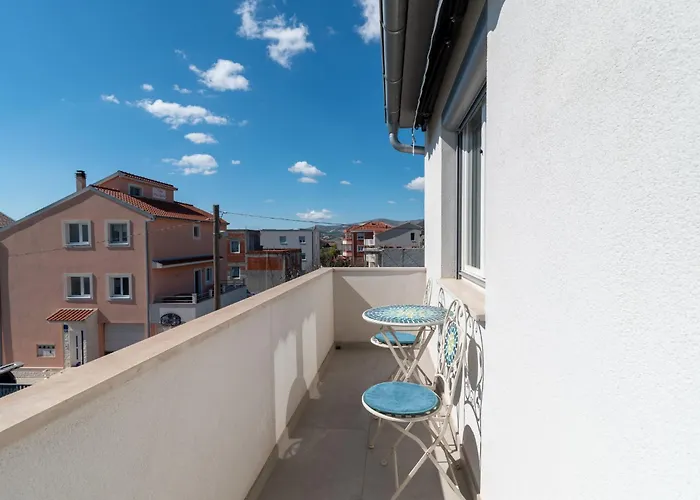M&m 2 By Interhome Kastela