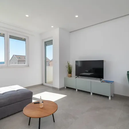 M&m 2 By Interhome Apartment Kastela