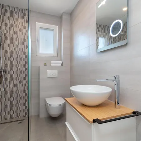 M&m 2 By Interhome Kastela
